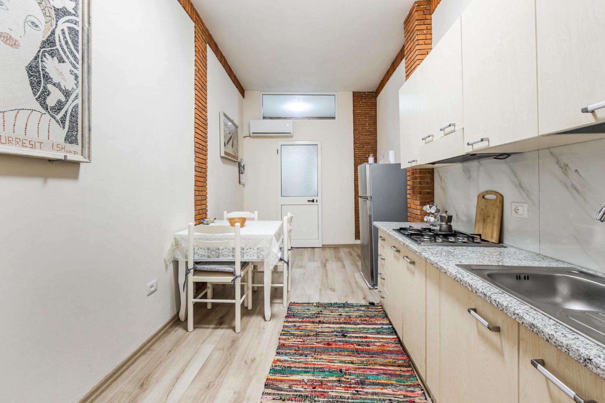 Apartment Art House